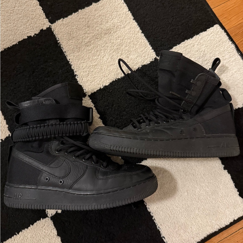 Wmns SF Air Force 1 High 'Triple Black'